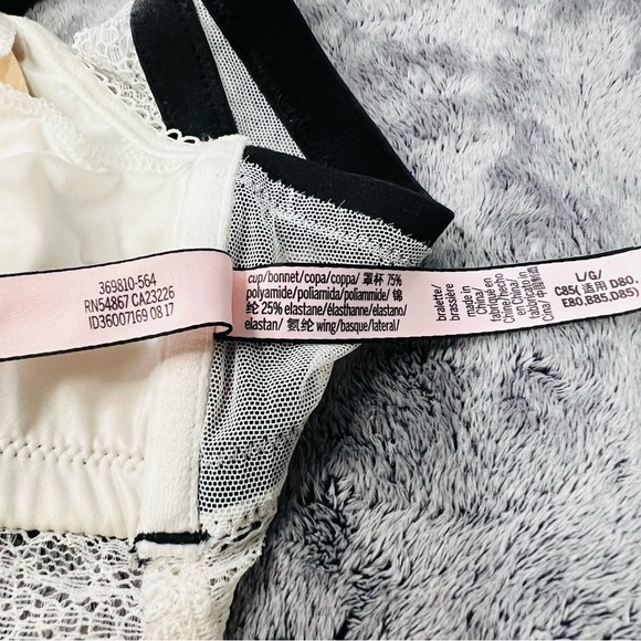 Victoria’s Secret Ivory Lace Bralette with Black Trim Size L – NWOT - Picture 4 of 5